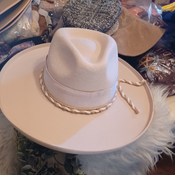 NEW! WyethXOlin Jute Cashmere rancher - Picture 3 of 5